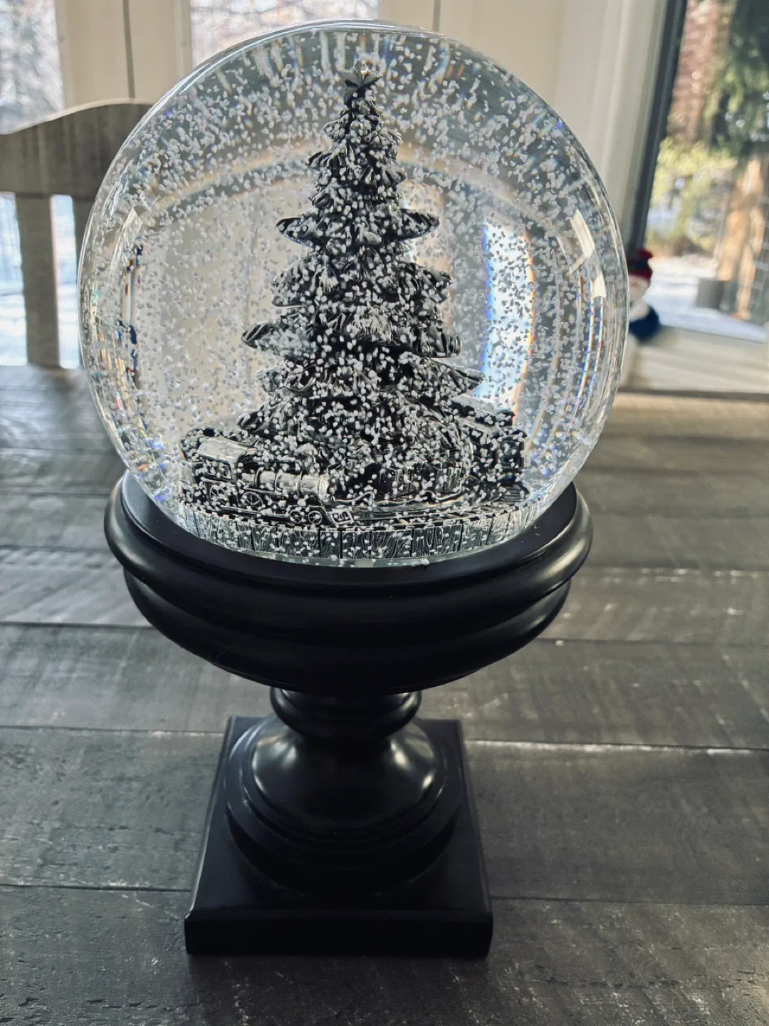 Christmas tree light up battery operated snow globe