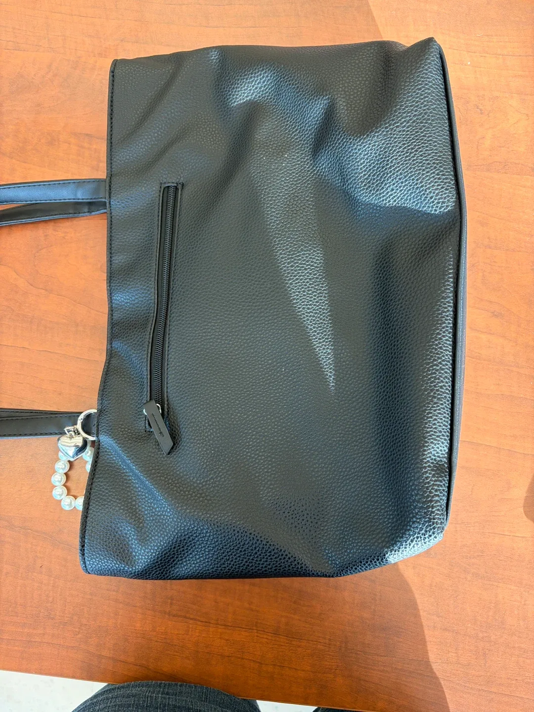 Roots Black Tote Bag image indicator(2)