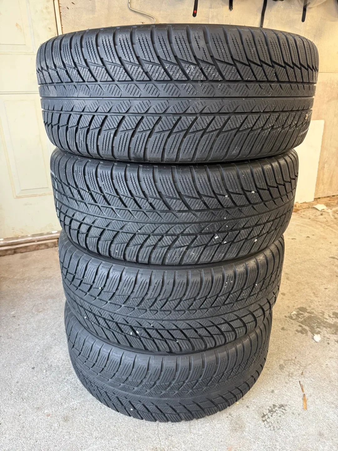 Lexus Wheel with Bridgestone Blizzak LM001 Tire 225/50R18 image indicator(9)