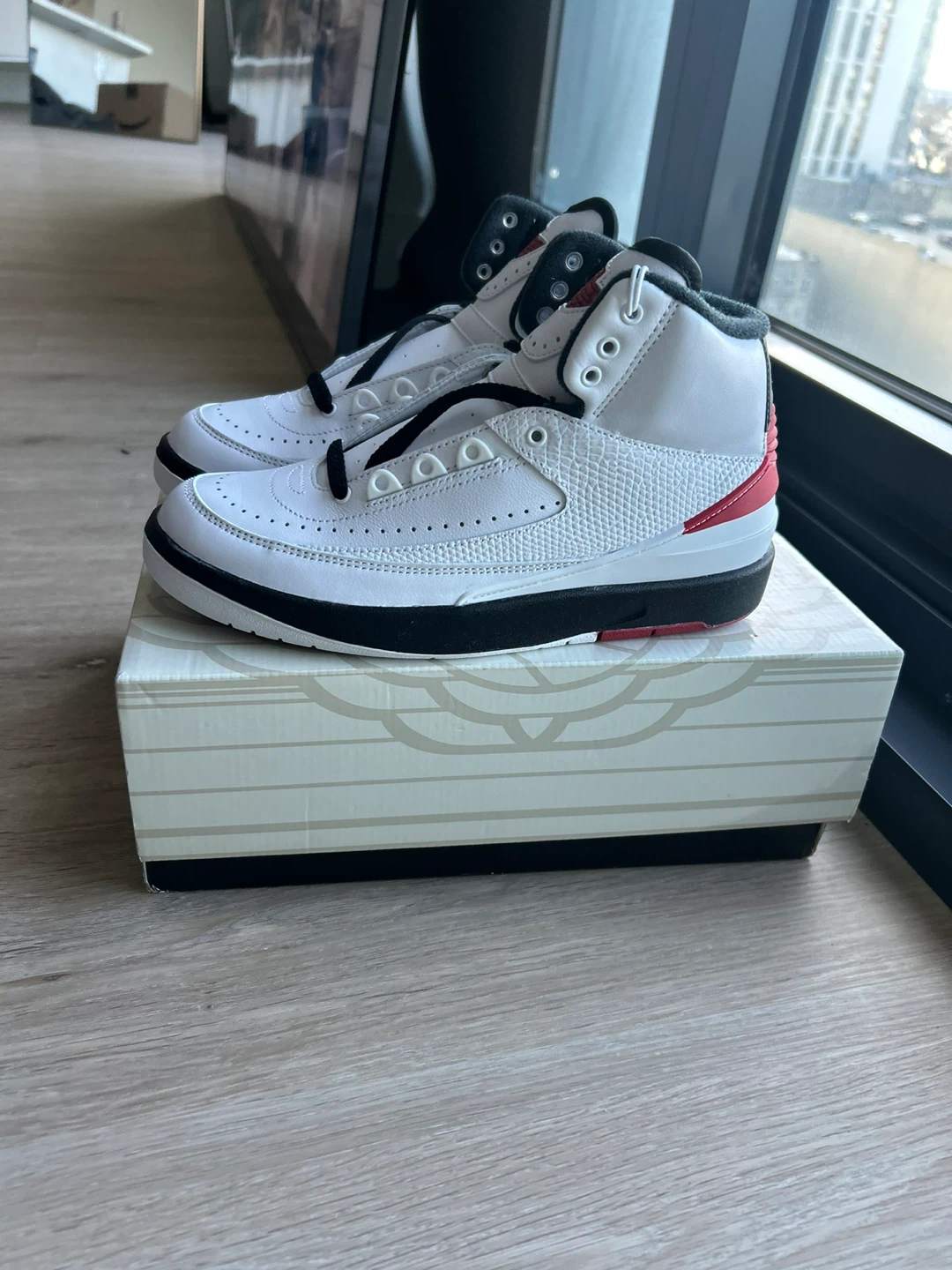 Air Jordan 2 Retro White/Varsity Red - photo 2