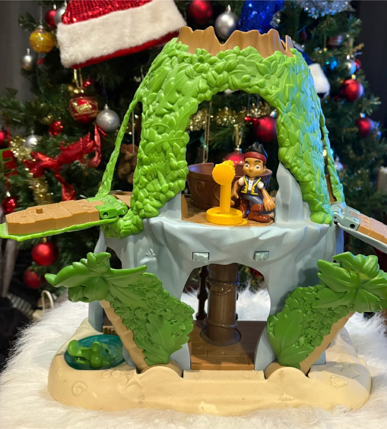 Disney Jake and the Never Land Pirates Hideout - photo 2