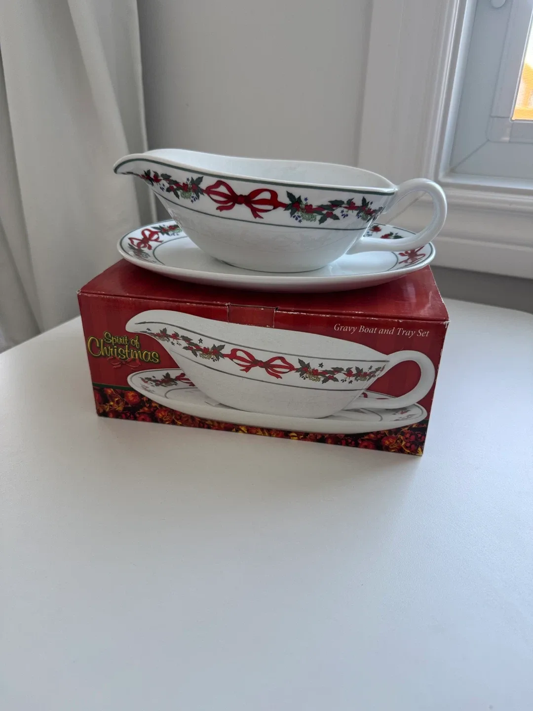 Spirit of Christmas Gravy Boat and Tray Set