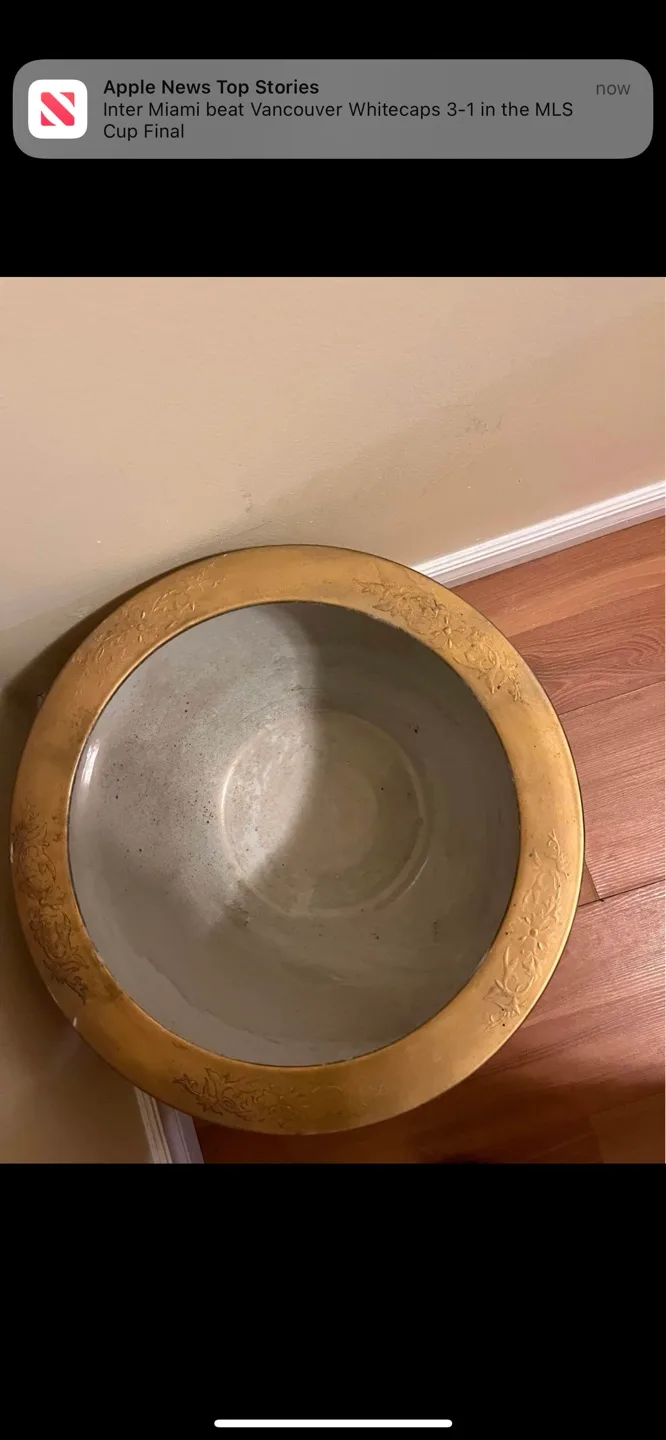 Gold Trimmed Planter ceramic image indicator(3)