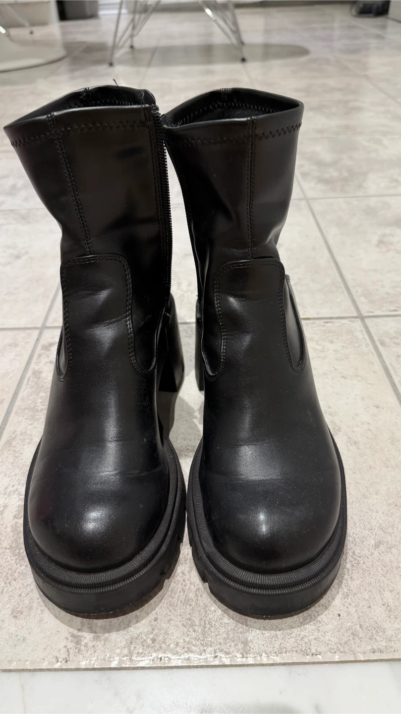 Black Platform Ankle Boots, Size 7 - photo 5