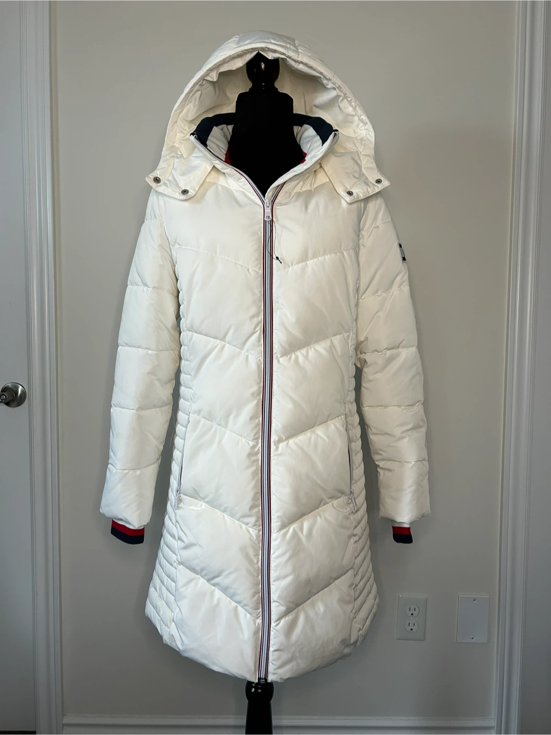 NEW with TAG - Tommy Hilfiger White Puffer Coat - Size M