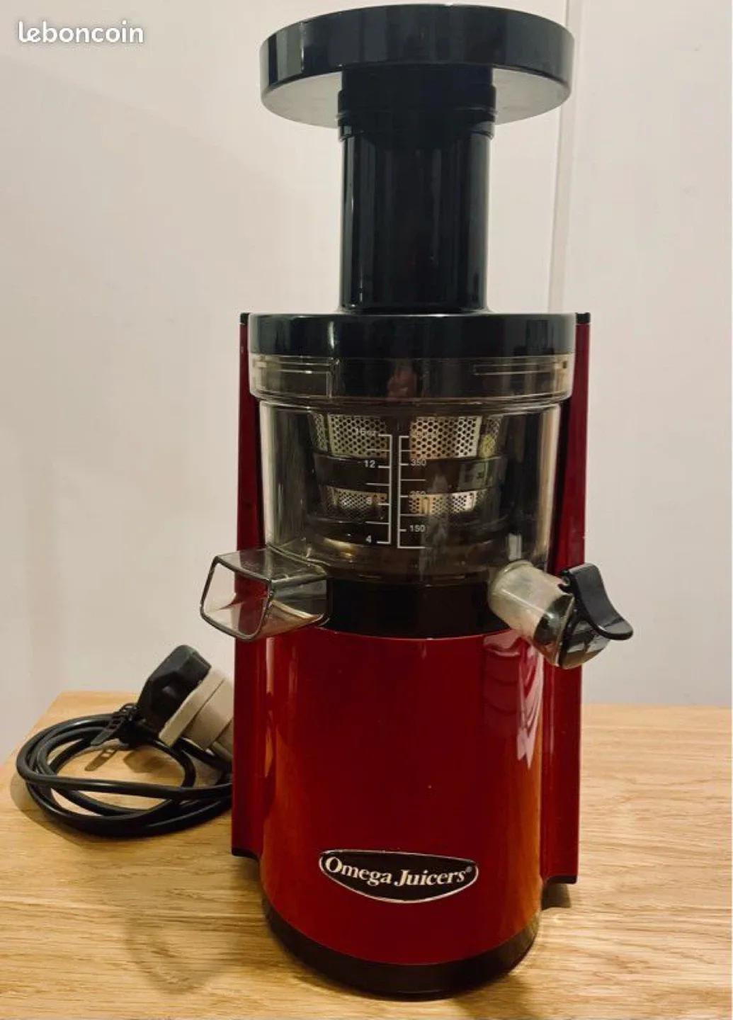Omega juicer