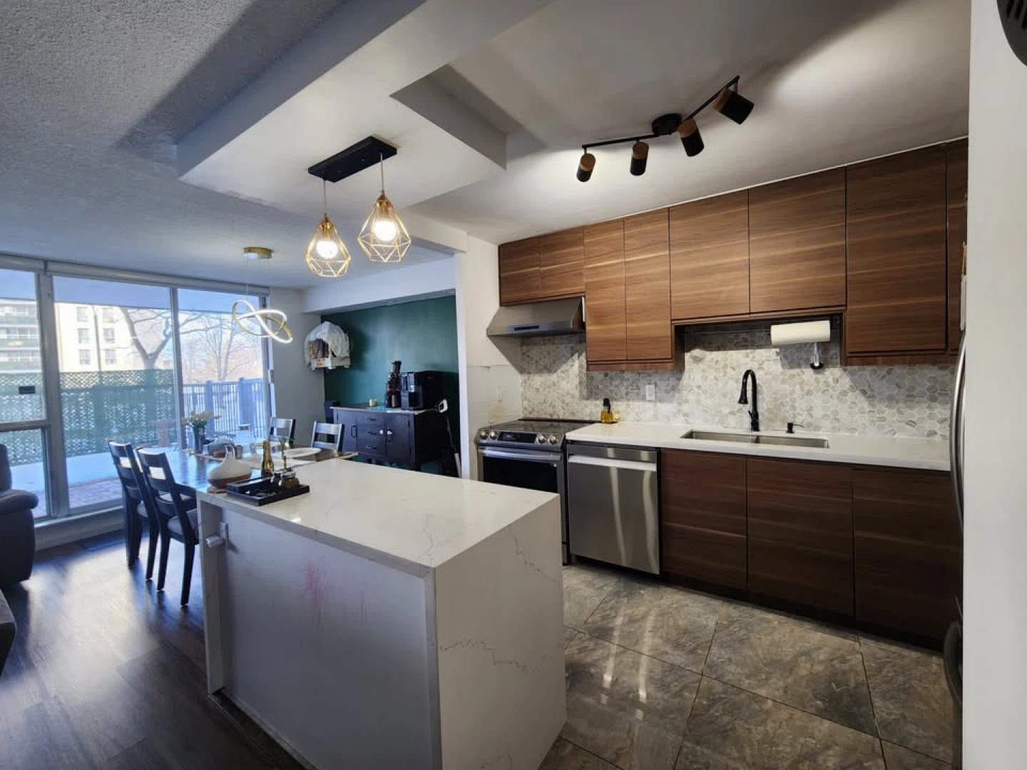 2 bed condo for rent near Kennedy Commons - Scarborough
