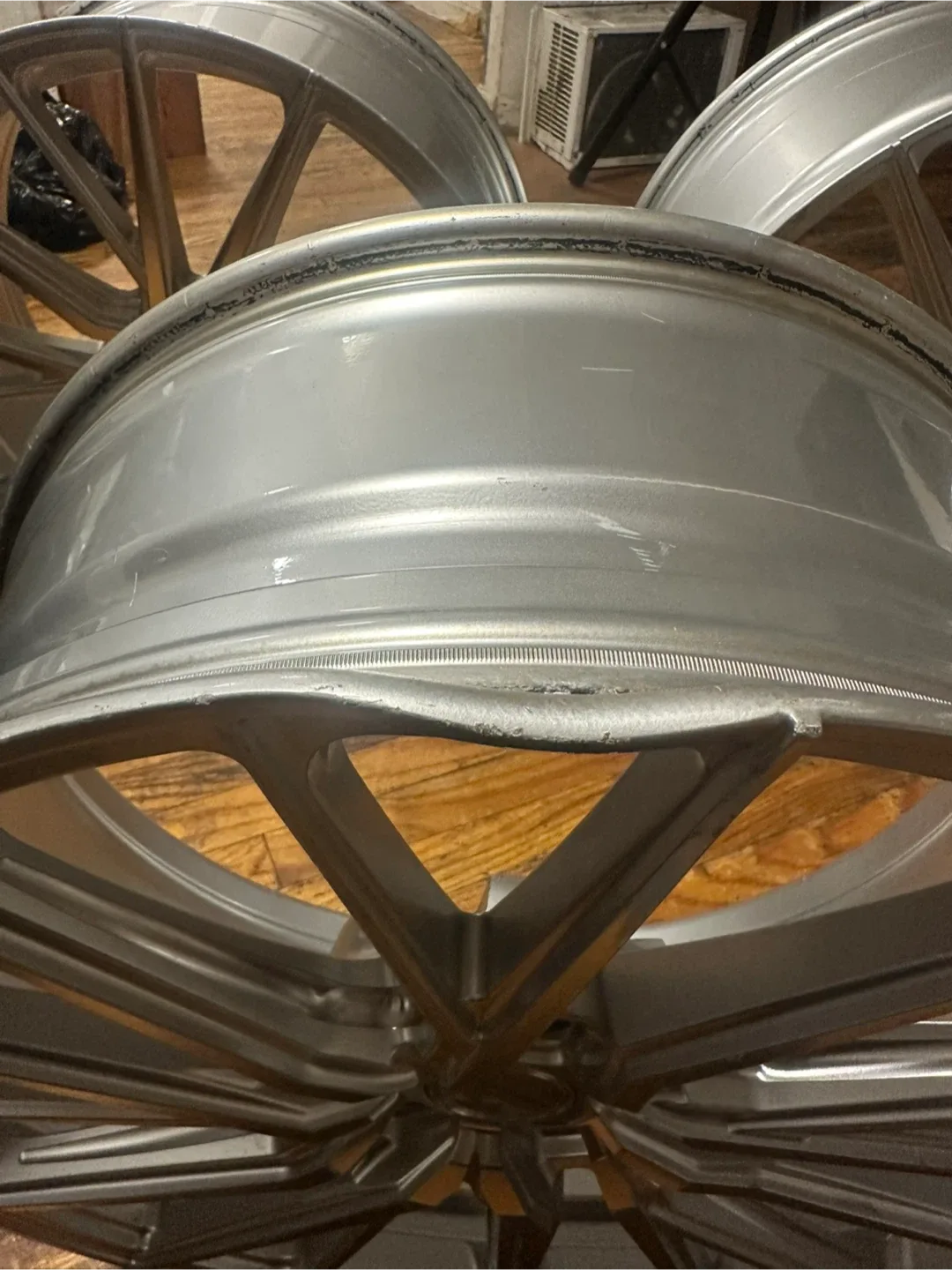 VOSSEN HYDROFORGED Silver Wheels - 20 image indicator(8)