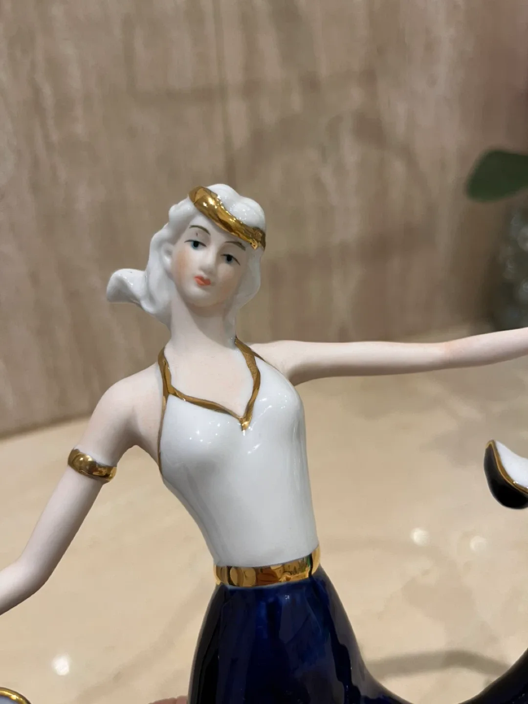 Hand Made Porcelain Figurine image indicator(2)