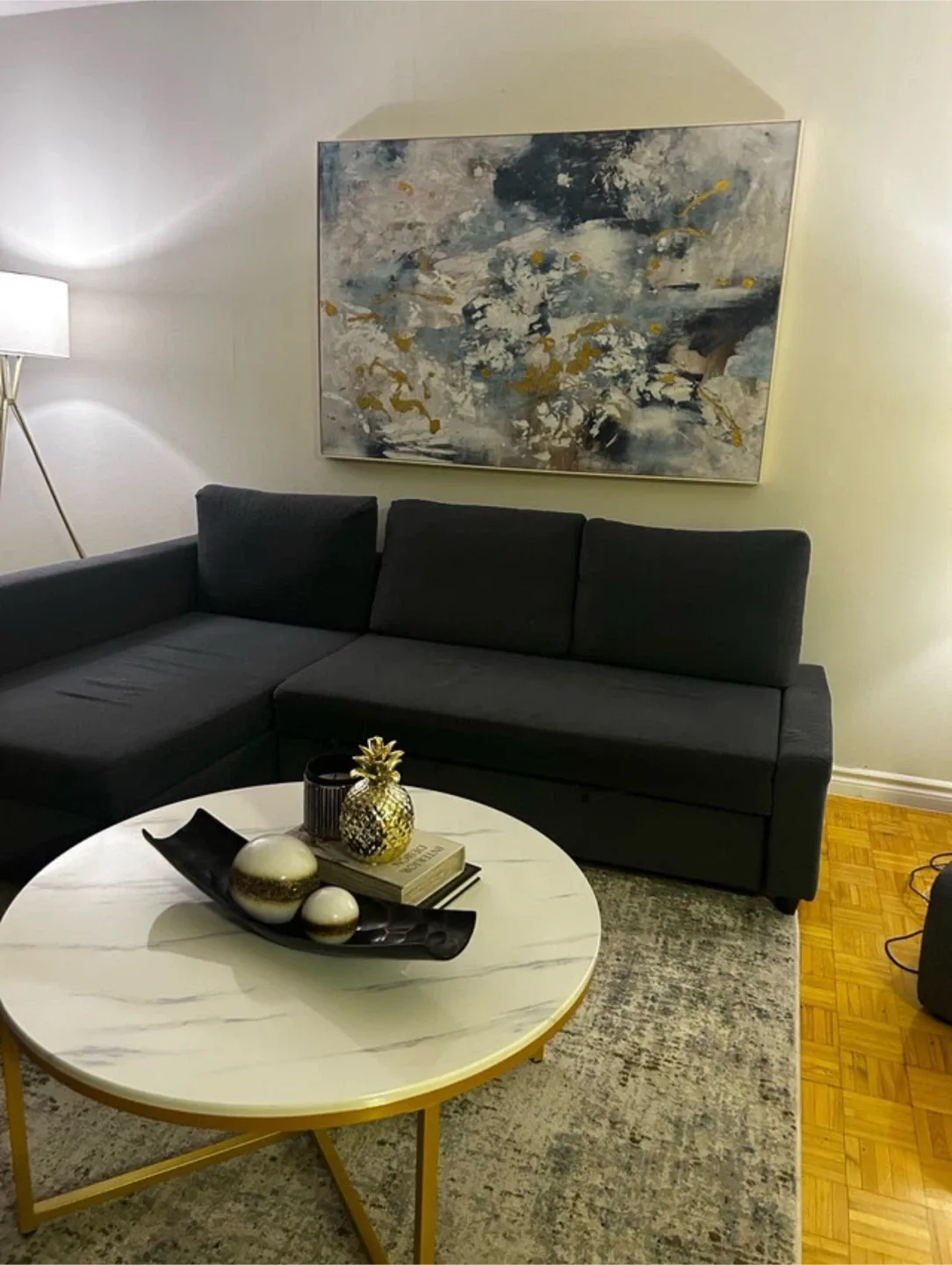 Modern L-Shape Sectional Sofa – Excellent Condition!