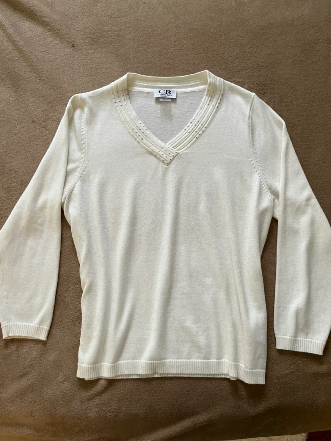 Ivory V-Neck Sweater - Size PL/G
