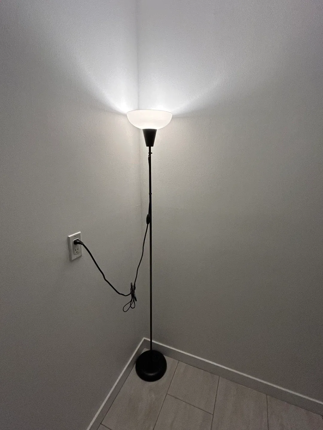 Floor lamp (x3)
