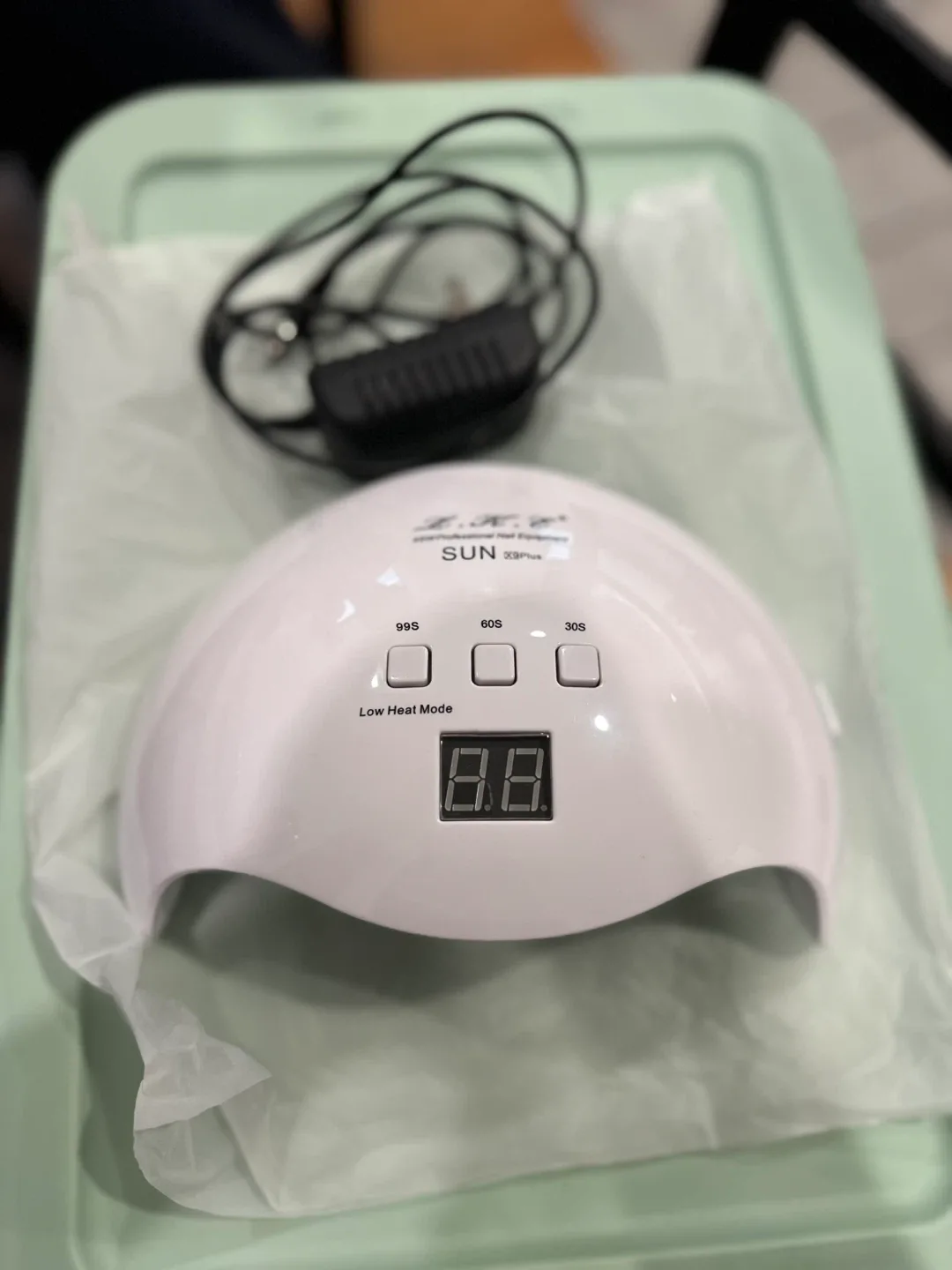 Move out sale: L.K.Z SUN X9plus UV LED Nail Dryer Lamp image indicator(3)