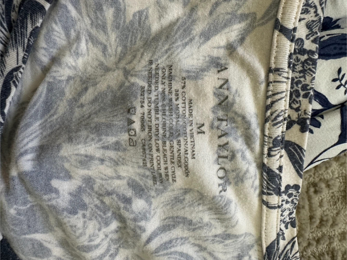 Mixed Lot: Ann Taylor, Santana, Jones New York - Size M - photo 2