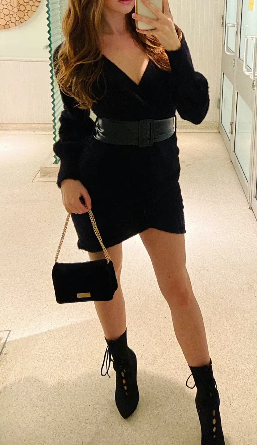 Fashion nova Black Knit Mini Dress with Belt small