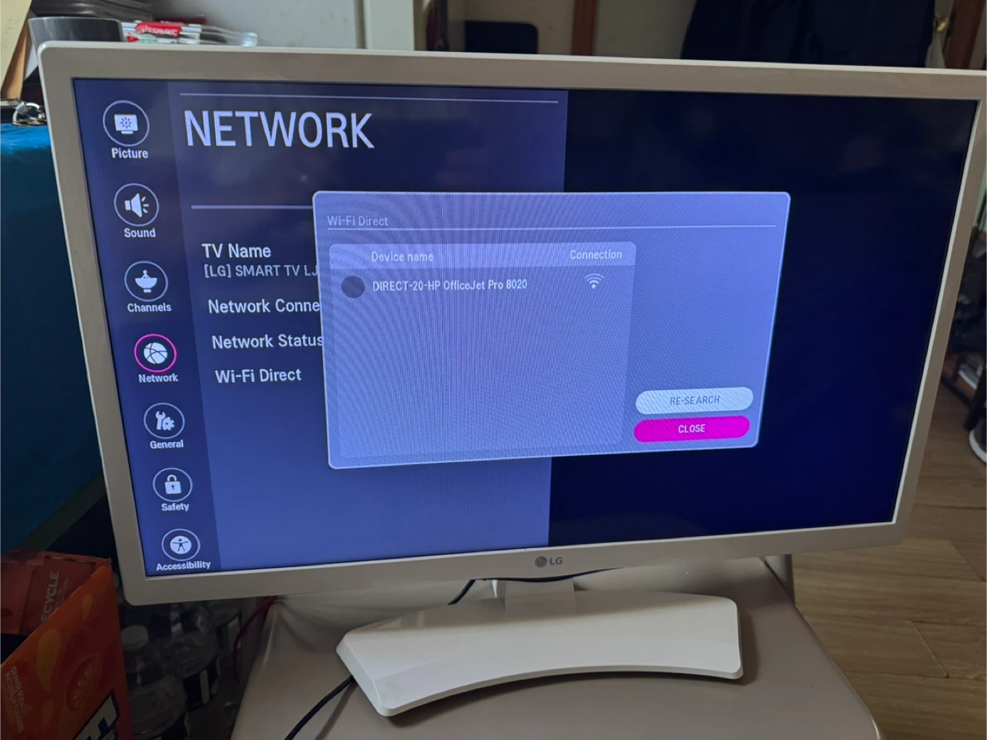 LG 24” Smart TV and gamer screen LED