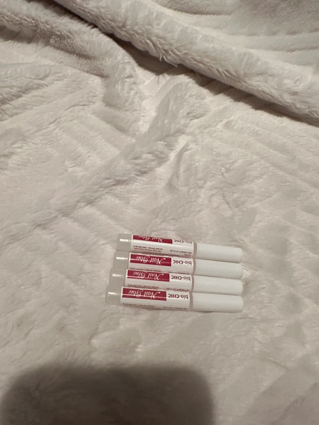 bio-CHIC Nail Glue - New