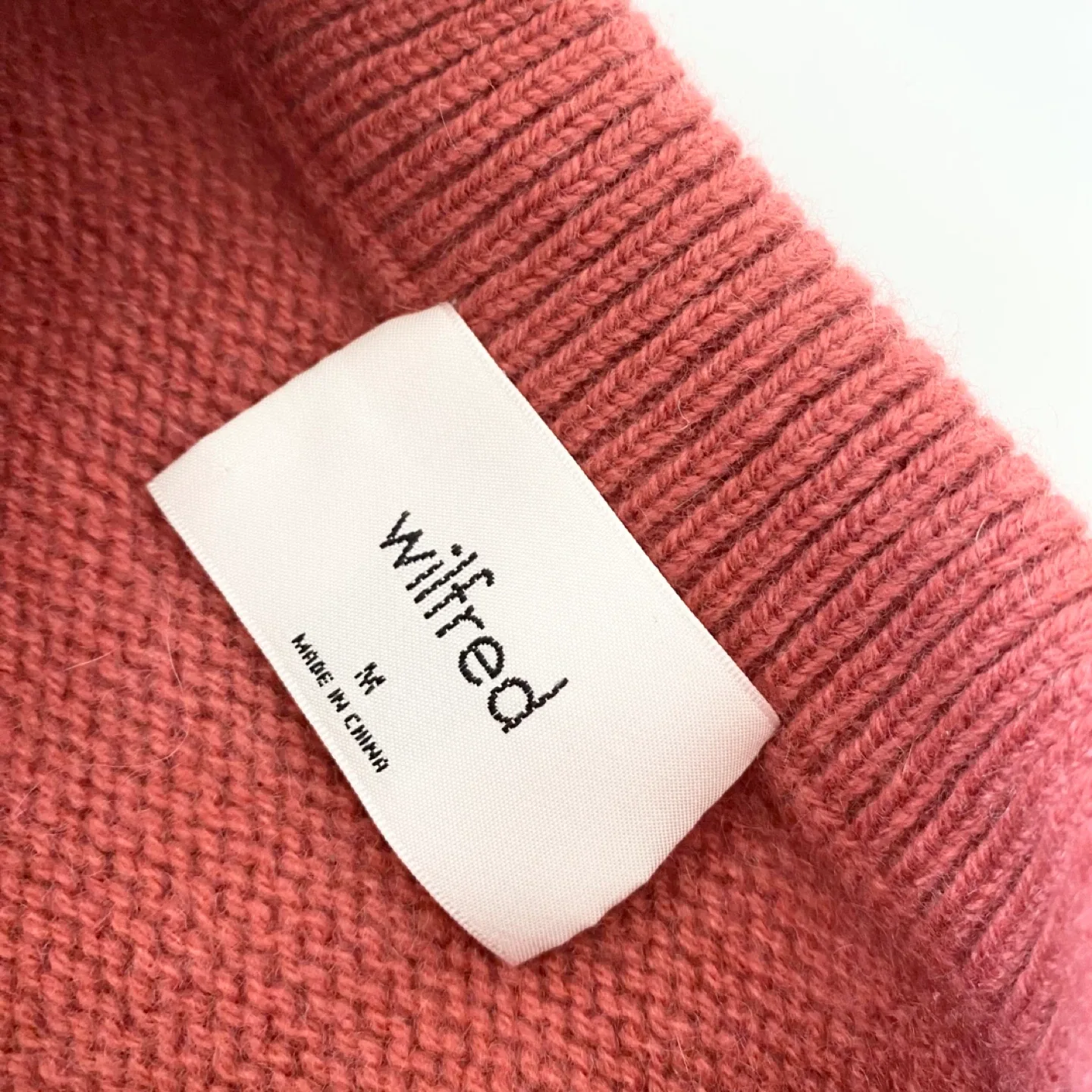 Aritzia Wilfred Luxe Cashmere Maria Sweater image indicator(7)