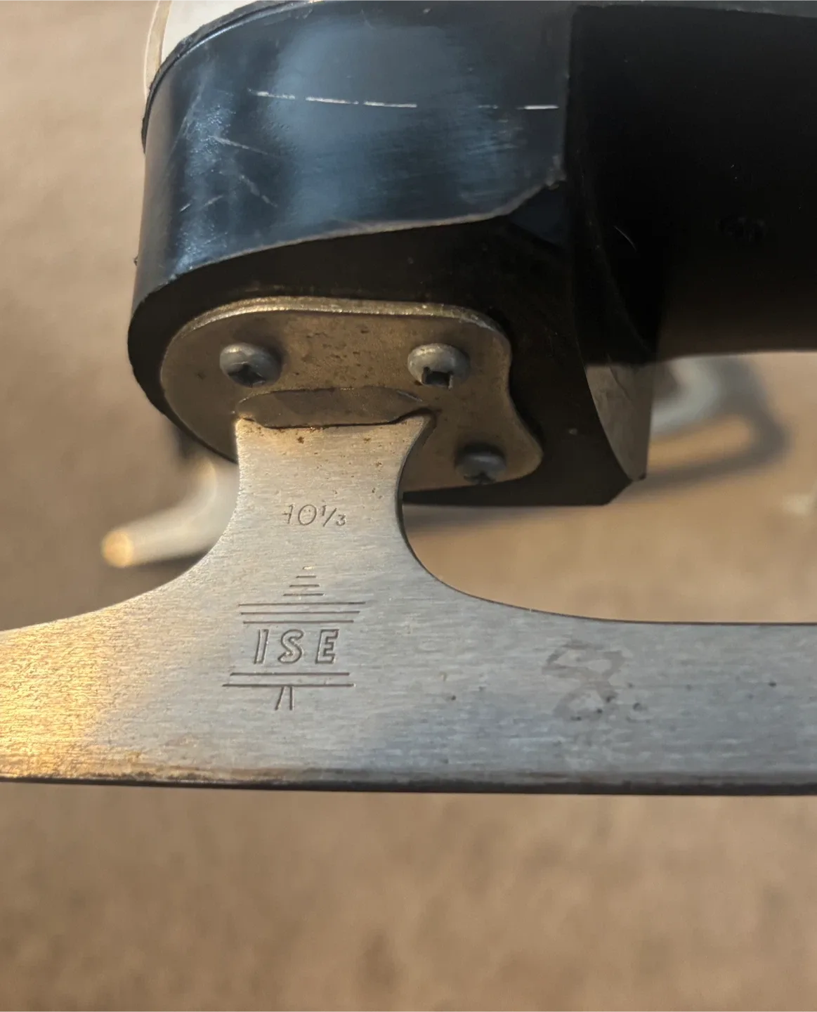 Dominion Canada White Figure Skates - Size 8 image indicator(5)