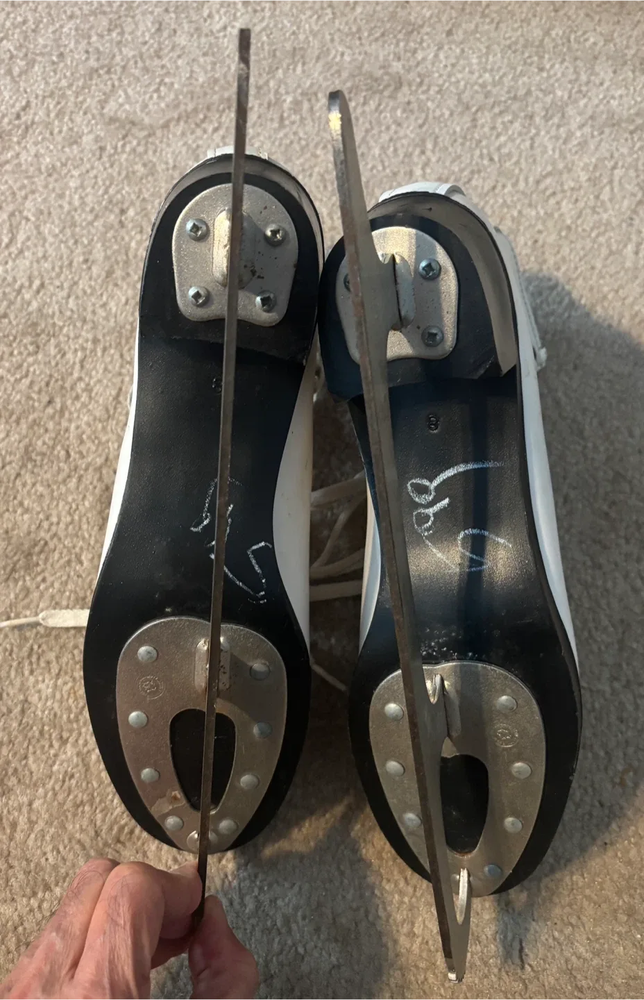 Dominion Canada White Figure Skates - Size 8 image indicator(4)