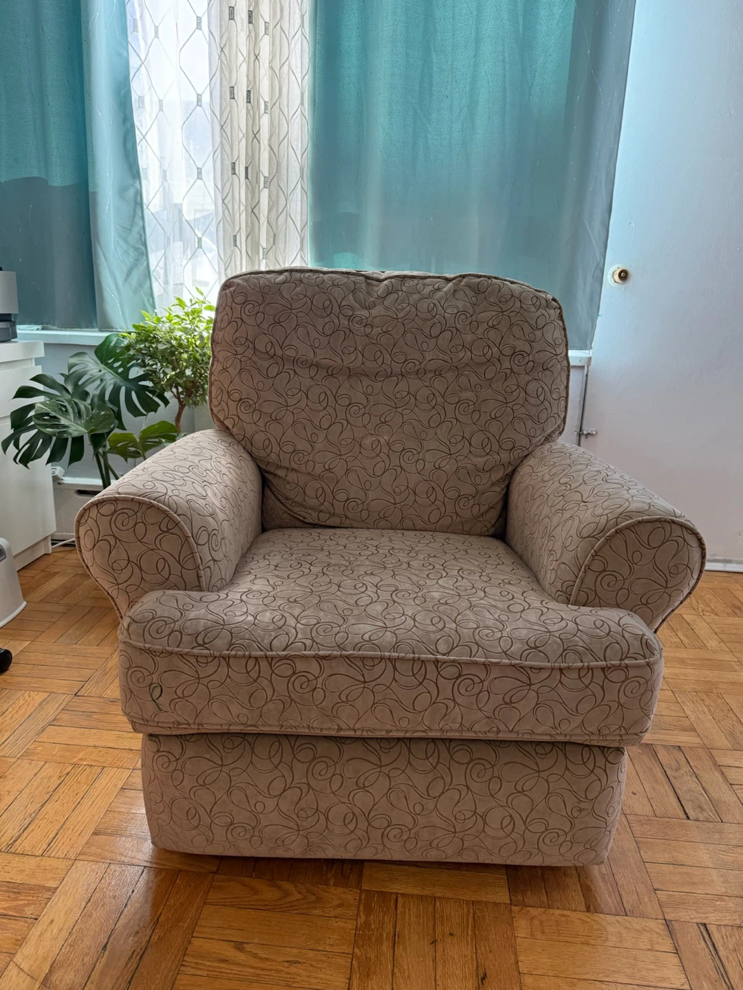 Swivel and rocking Armchair - Great Condition