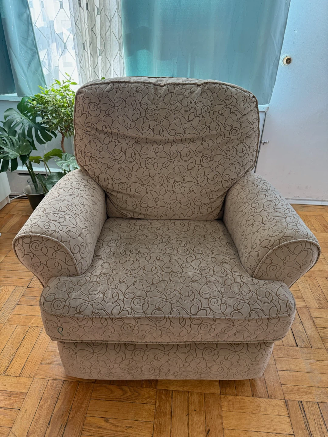 Swivel and rocking Armchair - Great Condition - photo 2