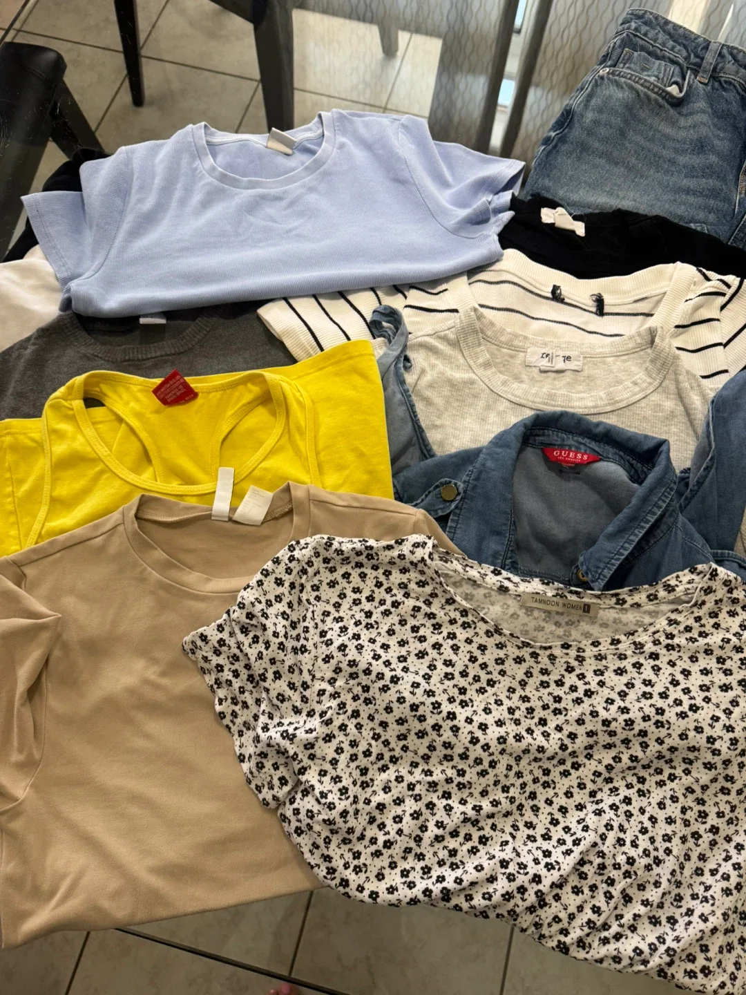 Tops 10 in total like new size small teens only $20 image indicator(2)