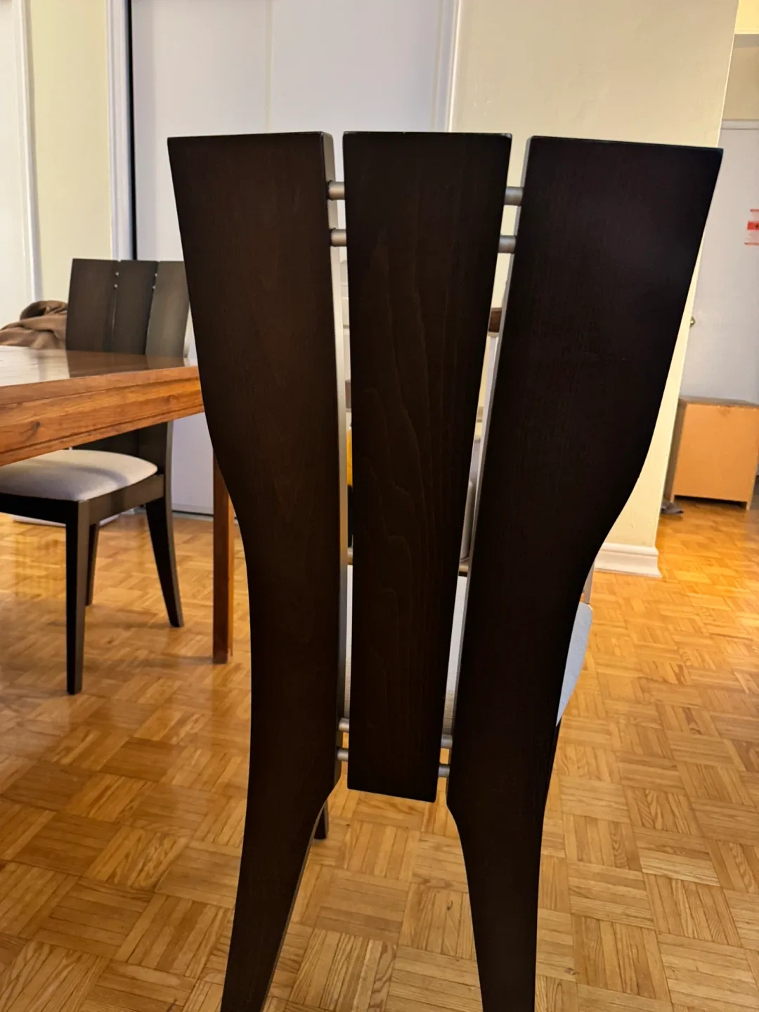 Dining Table with Four Chairs image indicator(6)