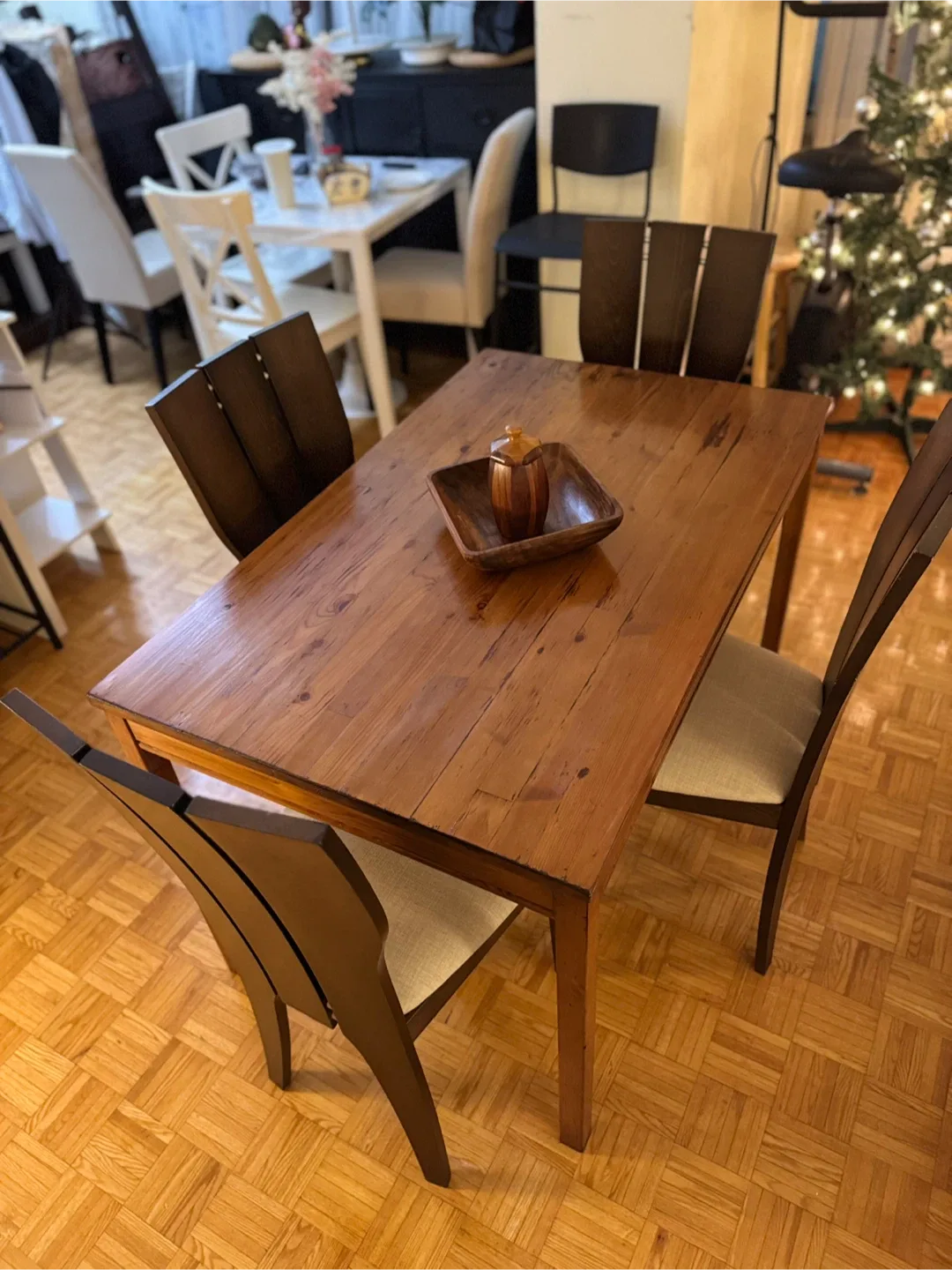 Dining Table with Four Chairs image indicator(3)