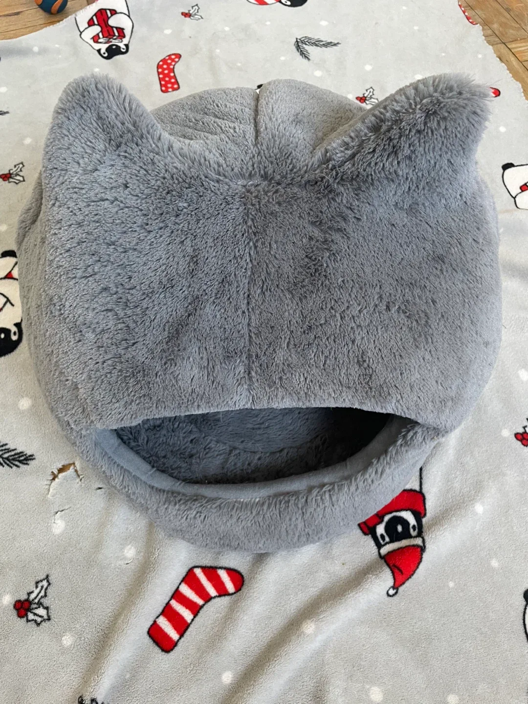 Small Dog/Cat Hooded Bed