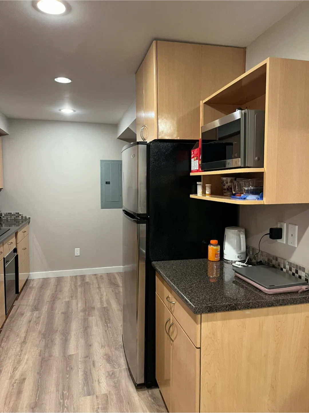 1 bedroom 1 bath basement Suite image indicator(3)