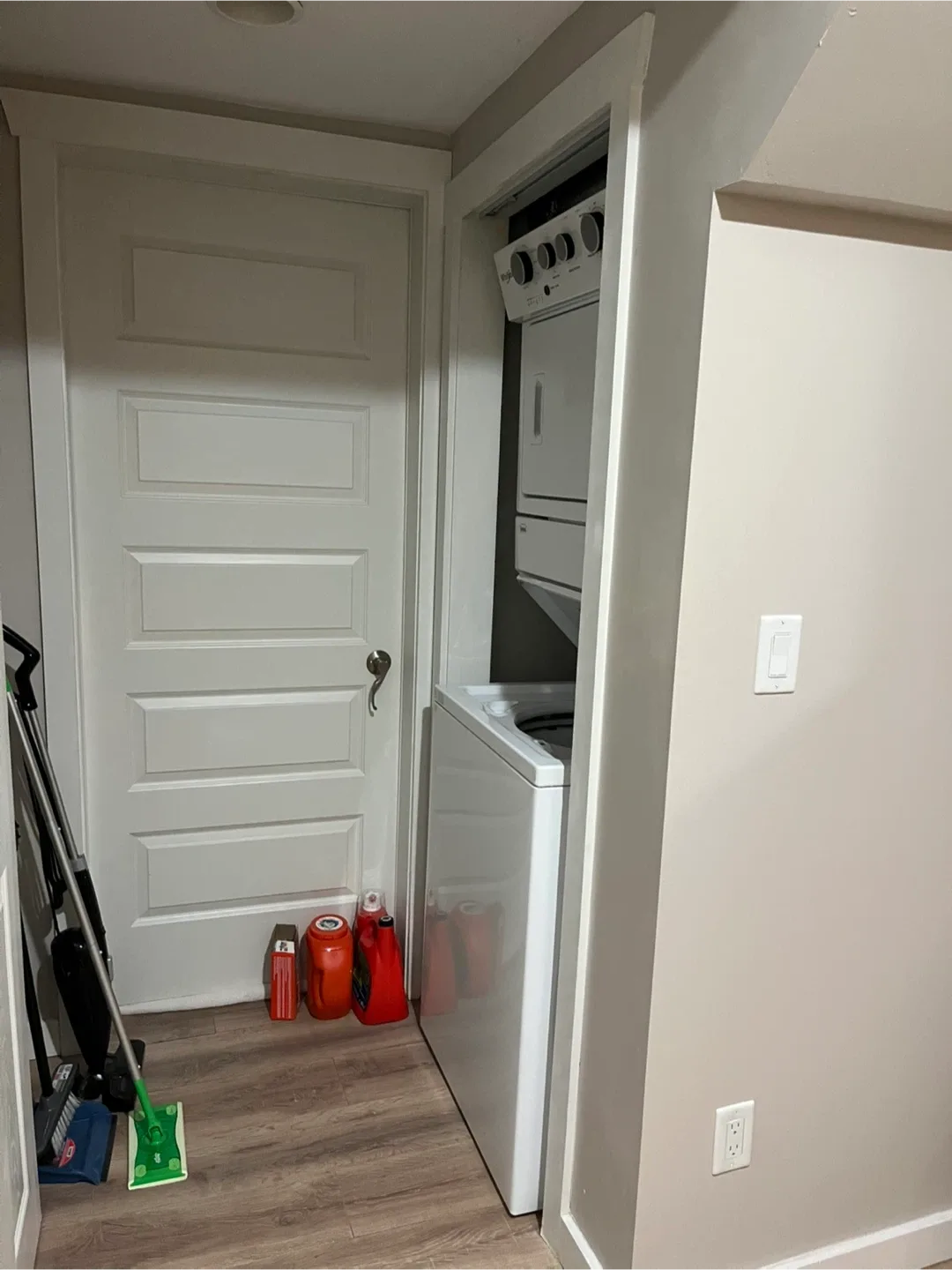 1 bedroom 1 bath basement Suite image indicator(6)