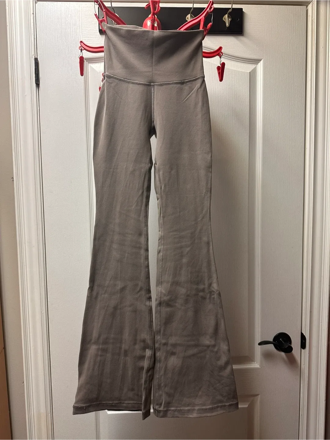 TNAction Flare Pants - Size 2XS