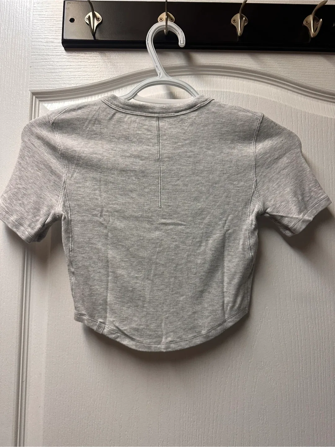 Lululemon Grey Ribbed Crop Top size XS image indicator(2)