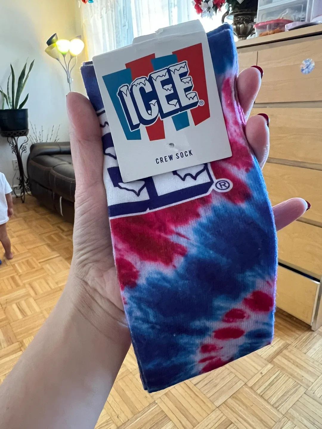 New ICEE Crew Socks Size 8-12