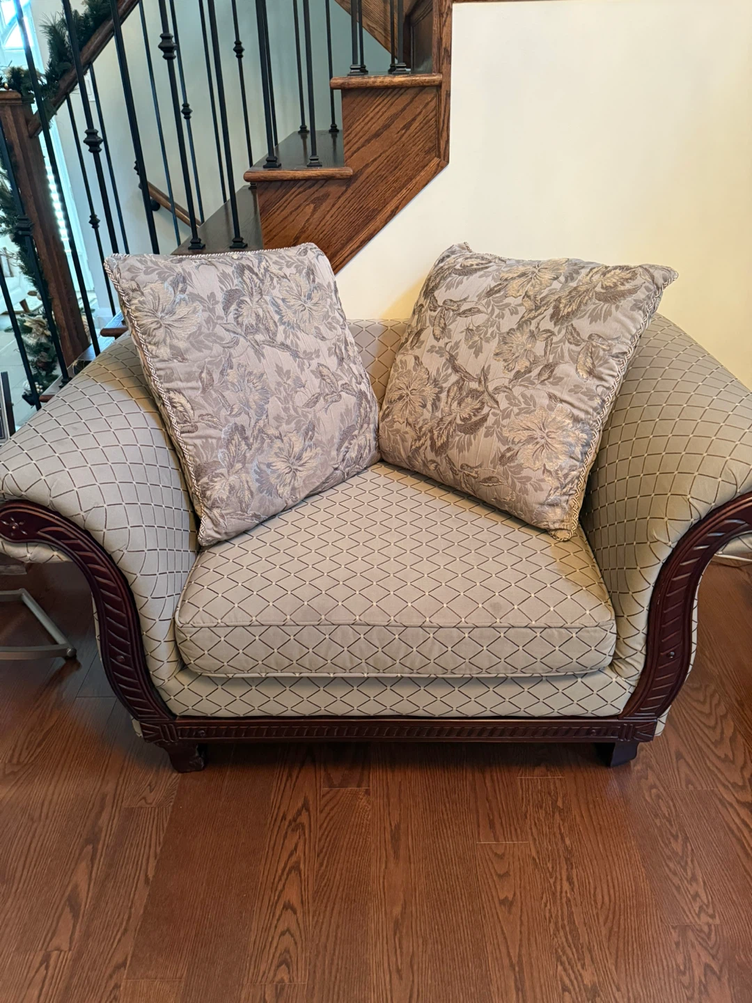 Living Room Set - Sofa, Loveseat, Chair - photo 3