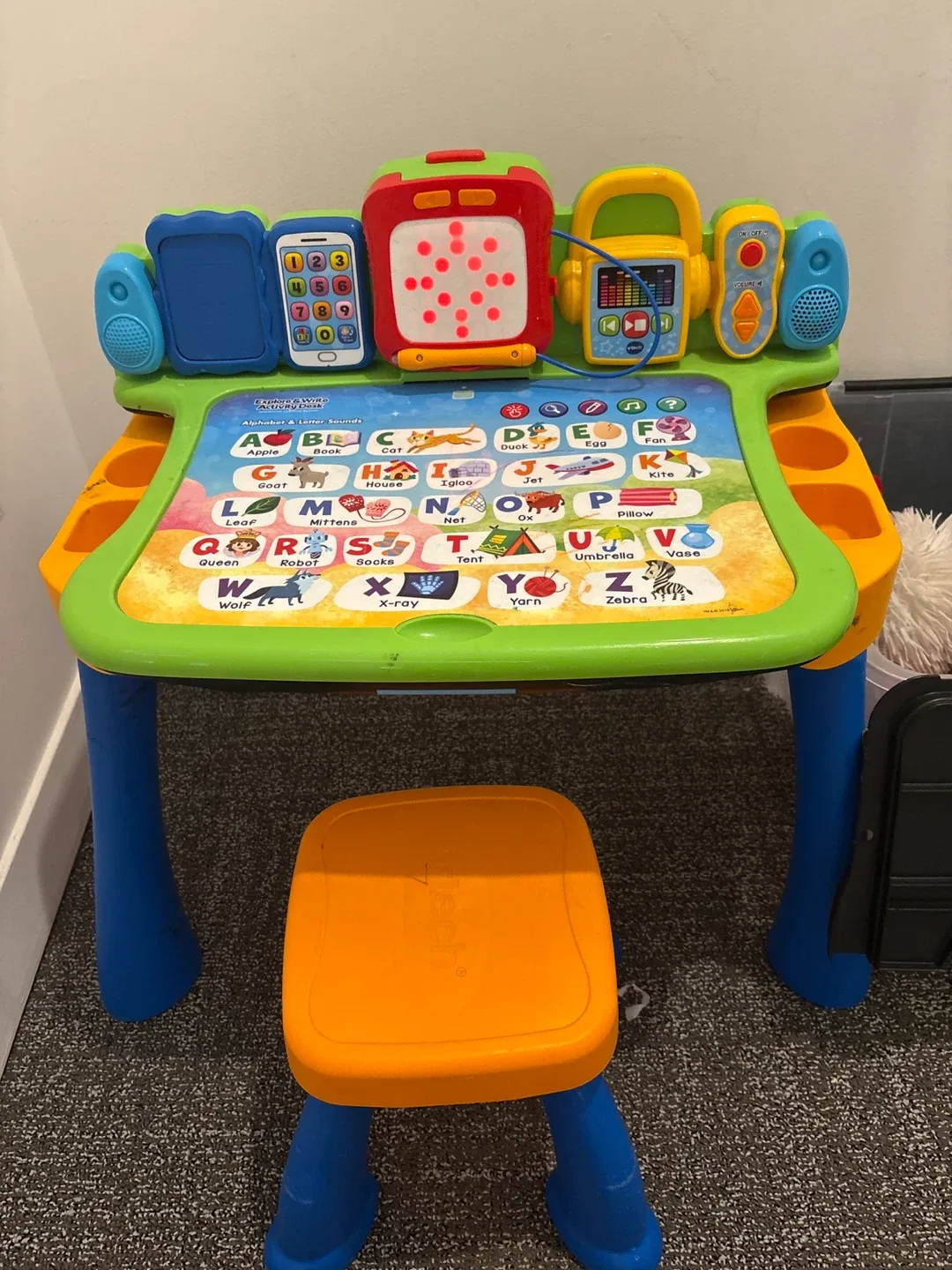 VTech Activity Desk & Stool image indicator(2)