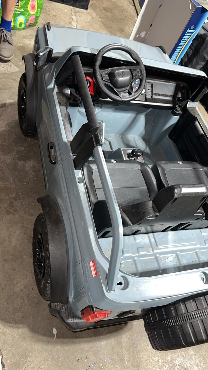 Ford Bronco Kids Ride On Car - Gray - photo 3