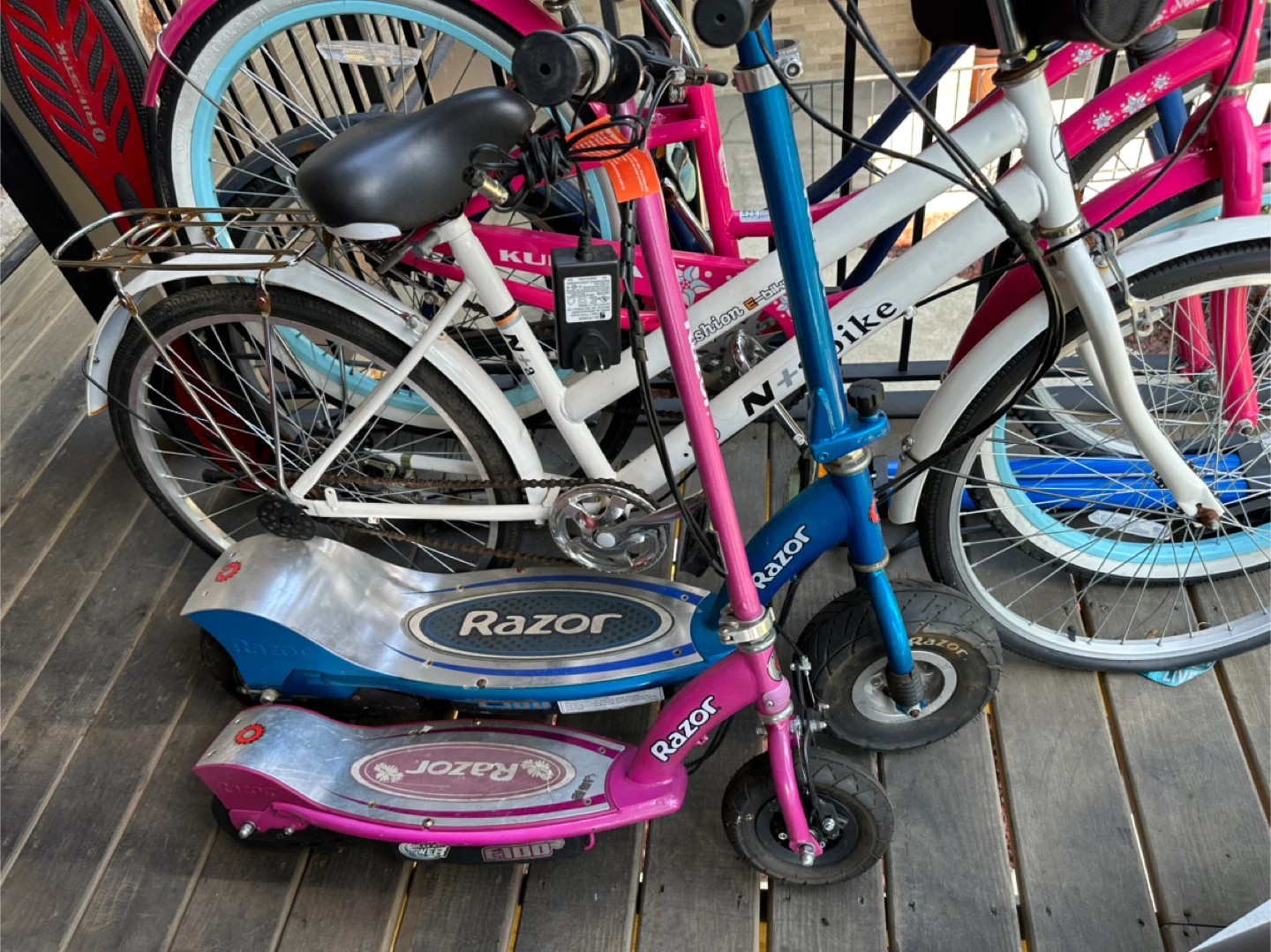 Razor Electric Scooters - Pink and Blue both need new battery - photo 4