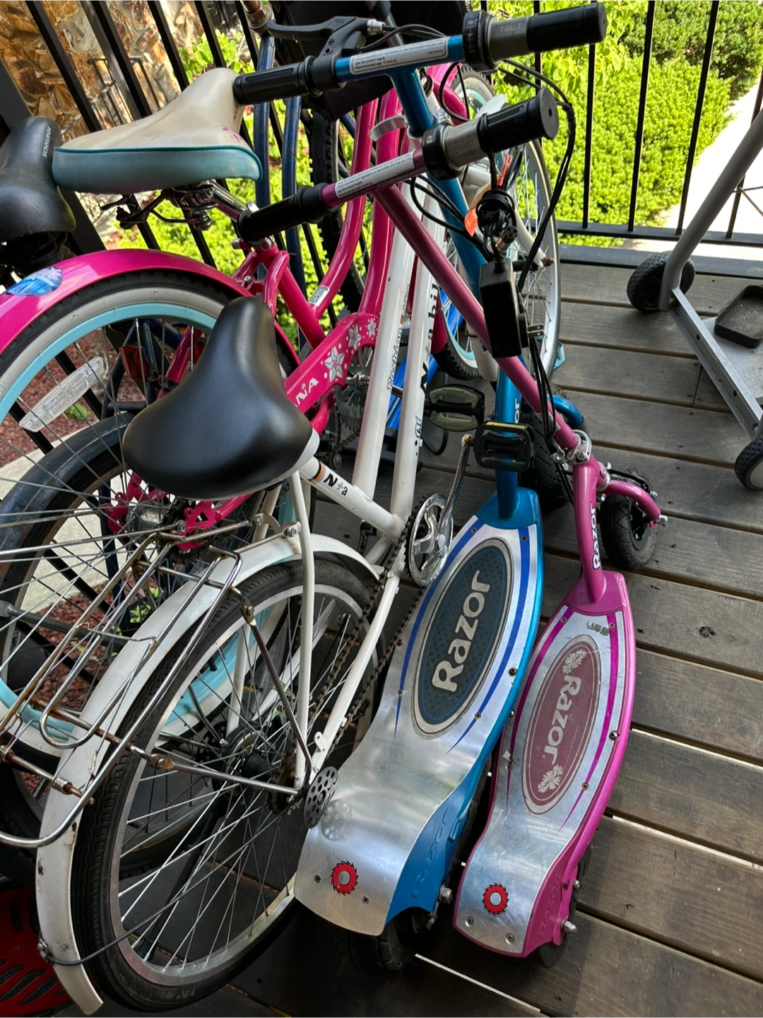 Razor Electric Scooters - Pink and Blue both need new battery - photo 3