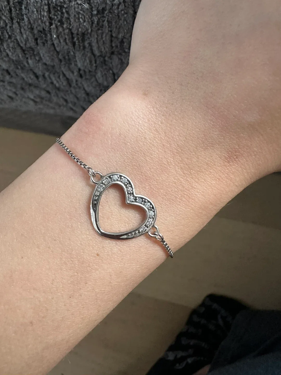 Heart Charm Bracelet image indicator(1)