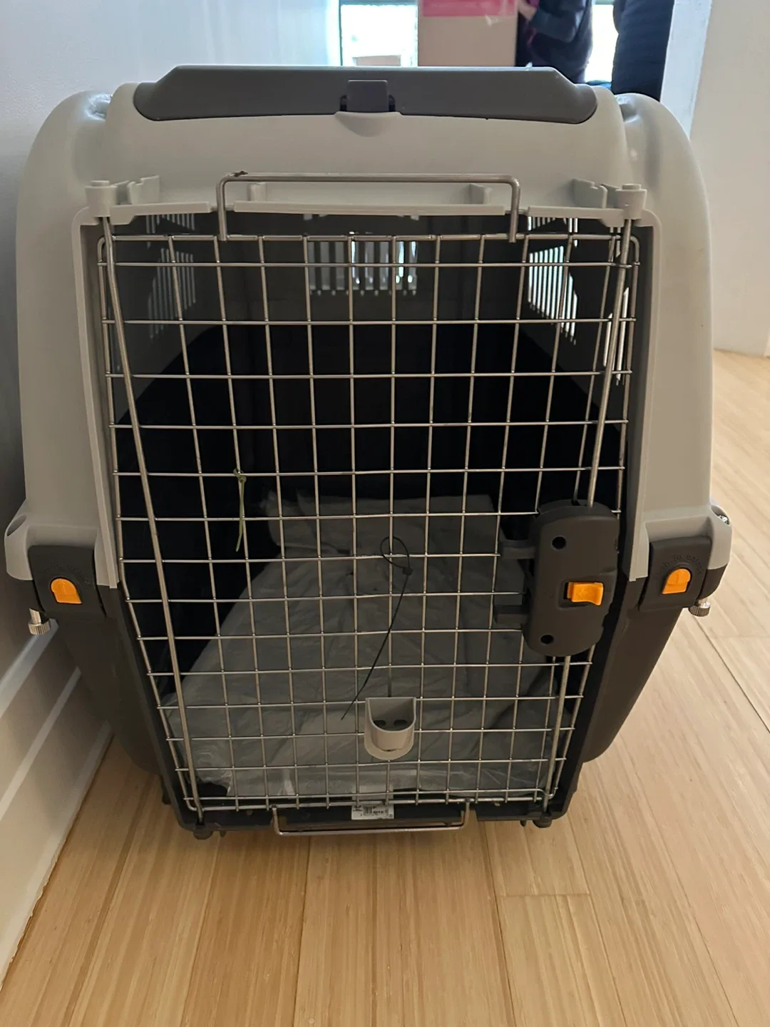 IATA approved Skudo Pet Carrier x 2