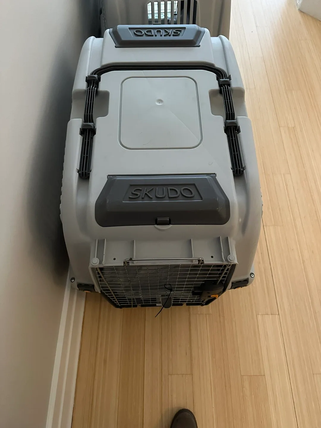 IATA approved Skudo Pet Carrier x 2 image indicator(2)