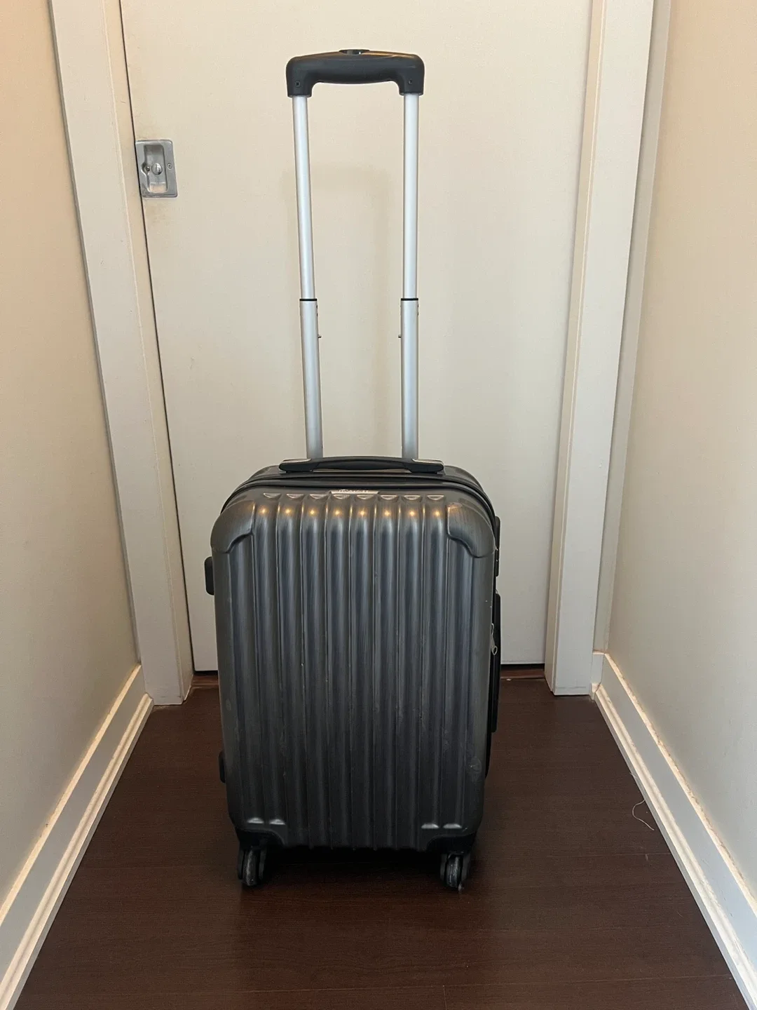 Le Maurice Carry-On Luggage image indicator(2)