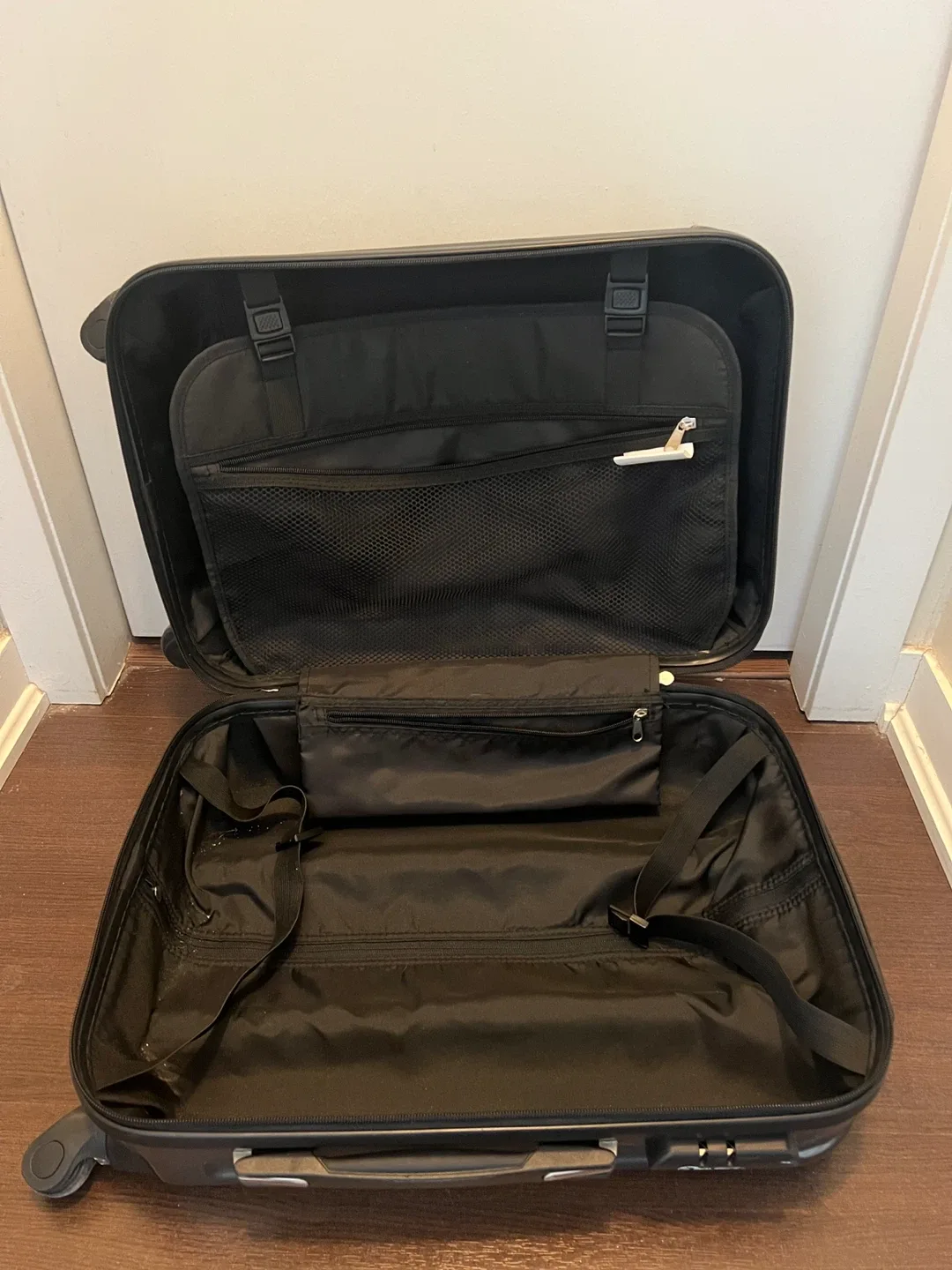 Le Maurice Carry-On Luggage image indicator(5)