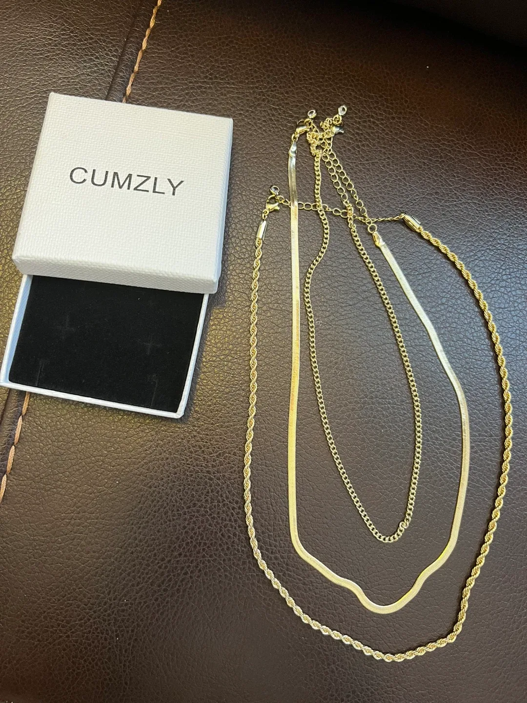 CUMZLY Layered Gold Necklace Set - New in Box!