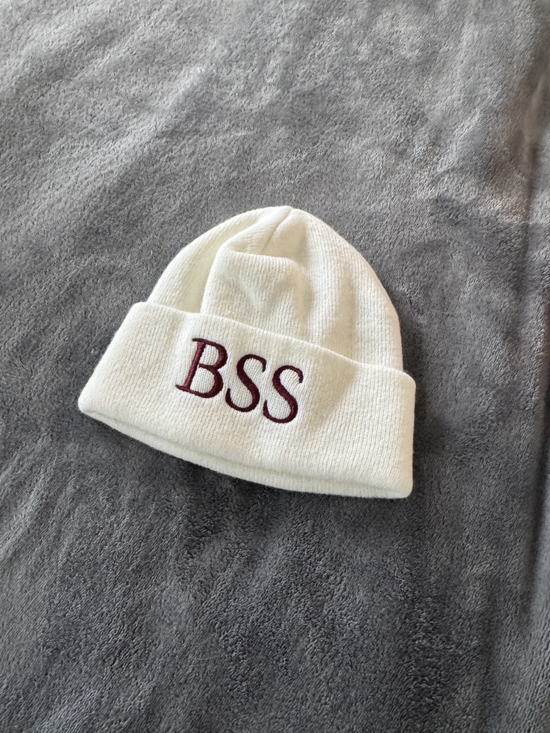 White hat / beanie
