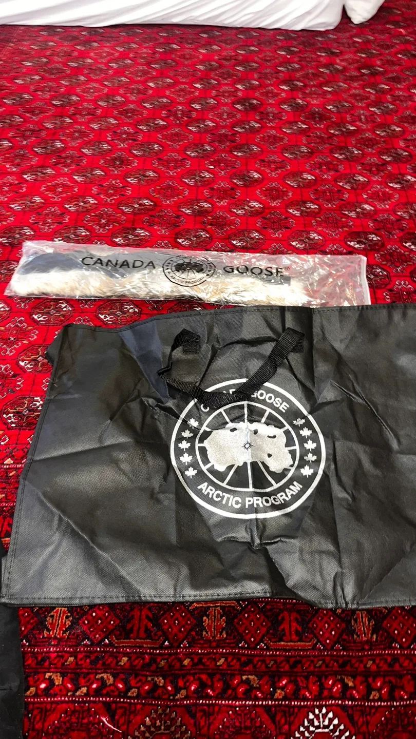 Canada Goose Fusion XS/TP Black Jacket image indicator(6)