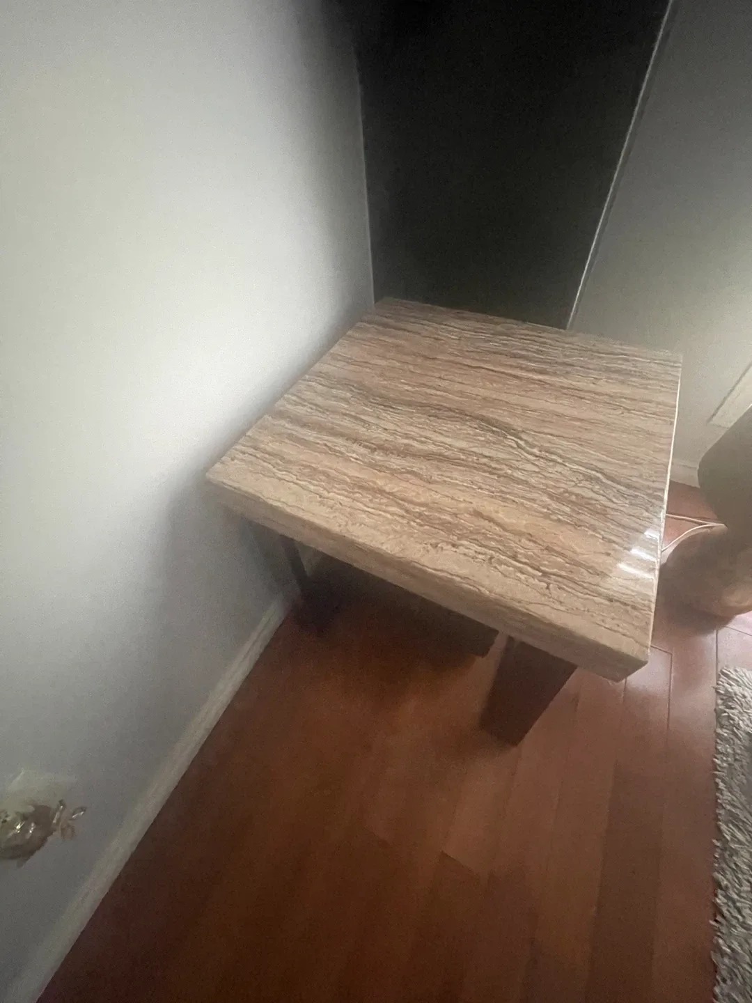 Coffee table and end table set image indicator(3)