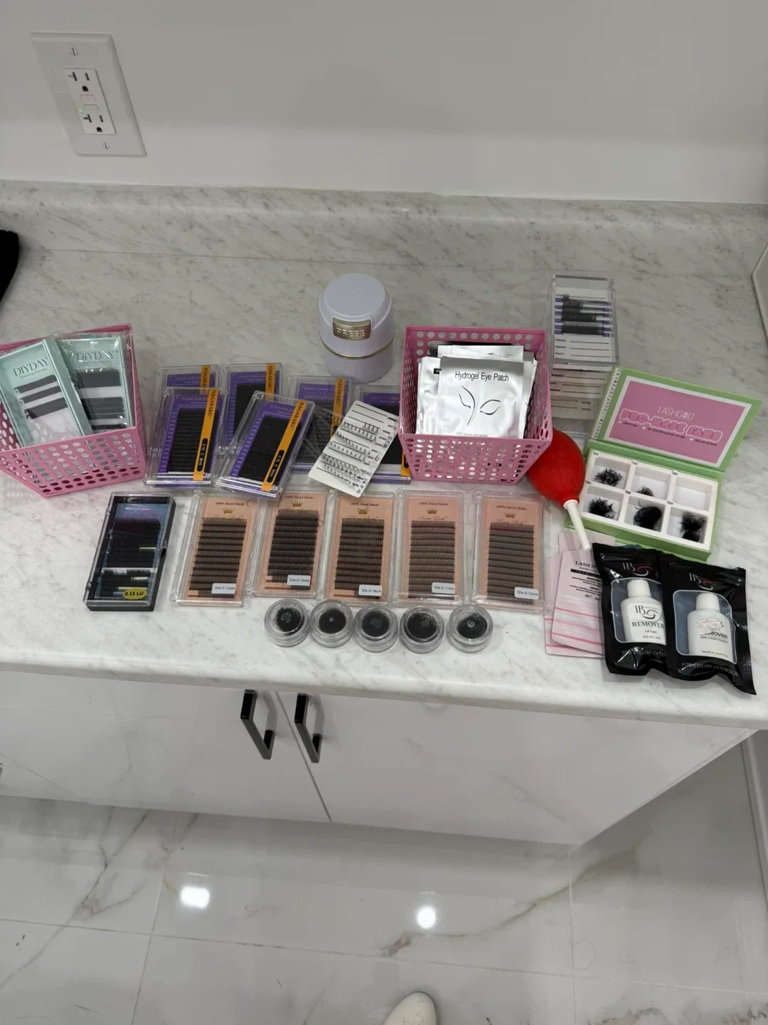 Eyelash Extension Supplies & Lash Light